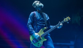 O μπασίστας των Tool ηχογραφεί με τους Death Grips