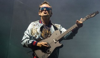 Ένα… iPad για το εξώφυλλο του νέου άλμπουμ των Muse, "Simulation Theory"