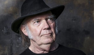 O Neil Young πρωταγωνιστεί σε ταινία western