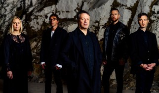 Ολοκαίνουργια τραγούδια από τους Chills 