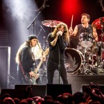 Dave Grohl, Robert Trujillo και μέλη των Audioslave διασκευάζουν το "Show Me How To Live"