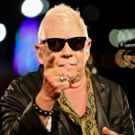 O Eric Burdon αρνείται να παίξει στην Ολλανδία απλήρωτος, δέχεται επίθεση από τον promoter
