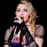 «Δεν θα σταματήσω να παίζω μουσική για να ικανοποιήσω την πολιτική ατζέντα κάποιου…»