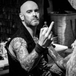 Ο frontman των Primordial με φανέλα του …ΠΑΟΚ