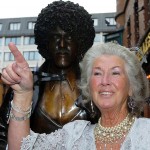 Πέθανε η μητέρα του Phil Lynott, συγγραφέας Philomena Lynott