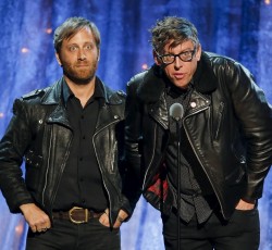 Οι Black Keys διδάσκουν την τέχνη της μουσικής σε MasterClass… παρωδία 