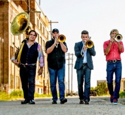 Brass μπάντα από την Νέα Ορλεάνη διασκευάζει Led Zeppelin