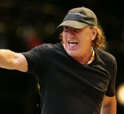 «Ο Brian Johnson θα ξαναβρεθεί σε περιοδεία των AC/DC…» 