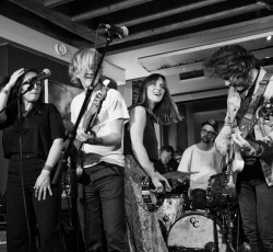 Δυο νέα κομμάτια από τους Broken Social Scene 