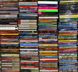 Αν έχεις κάποιο από αυτά τα CD, διατήρησε την ψυχραιμία σου… 