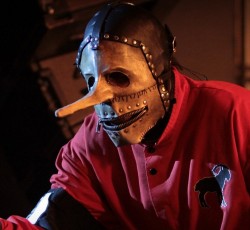 Mάνατζερ των Slipknot: «Ο Chris Fehn ήταν ένας session μουσικός» 