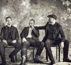 Οι Coldplay «μοιράζονται» δυο νέα κομμάτια