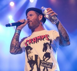 Ο Corey Taylor διασκευάζει Guns N’ Roses και Van Halen