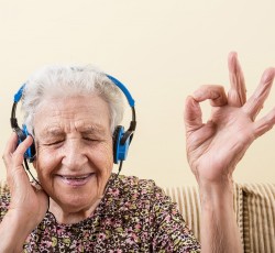 Έρευνα: «Η άνοια θεραπεύεται με … μουσική» 