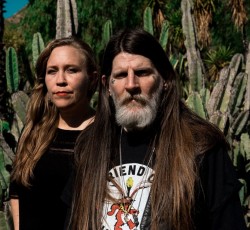 Οι Earth ανακοινώνουν το μινιμαλιστικό "Full Upon Her Burning Lips" 