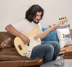 Η Fender κάνει την κιθάρα μέρος της εργασιακής σου καθημερινότητας 