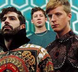 "On the Luna": Ακούστε το νέο τραγούδι των Foals