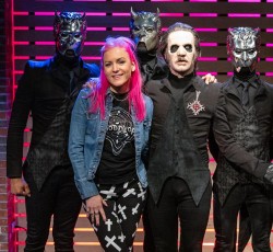 Ένα ακουστικό set από τους Ghost (video) 