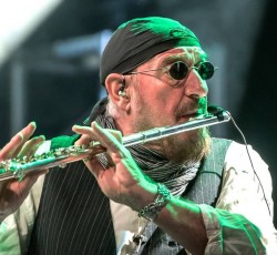 Οι Jethro Tull γιορτάζουν τα 50 χρόνια τους στο Ηρώδειο 