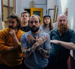 "Mercedes Marxist": Ακούστε το νέο τραγούδι των Idles