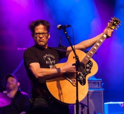 Οι γιατροί απαγόρευσαν το headbanging στον Jason Newsted