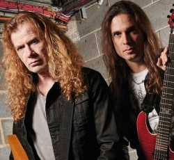 Kiko Loureiro: «Η χριστιανική πίστη του Dave Mustaine και οι Megadeth…» 