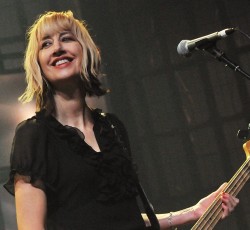 «Έφυγε» η χαρισματική frontwoman των Muffs, Kim Shattuck 