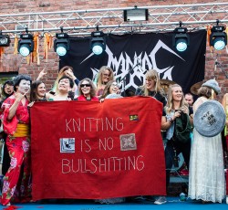 Ο πρώτος heavy metal διαγωνισμός… πλεξίματος 