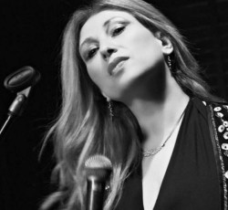 Η Μαντώ διασκευάζει Dream Theater