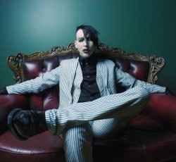 Ο Marilyn Manson και ο «νέος πάπας» της μικρής οθόνης 