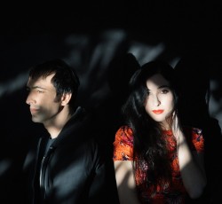 Stephen Brodsky και Marissa Nadler σε μια διασκευή του "Estranged" των Guns N’ Roses 