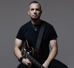 Guitar World: Κιθαρίστας της δεκαετίας ο Mark Tremonti