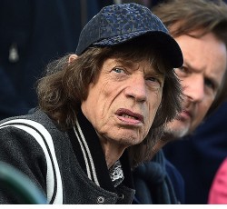Οι Rolling Stones αναβάλλουν την περιοδεία τους για λόγους υγείας 