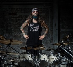 Mike Portnoy: «Κάτι σαν Dream Theater χωρίς ενοχλητικά φωνητικά…» 