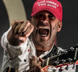 "Made With Hate": Ακούστε το νέο κομμάτι των Prophets Of Rage 