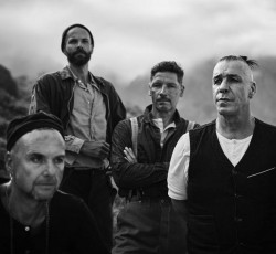 "Deutschland": Οι Rammstein σπάνε σιωπή δέκα χρόνων και ξεσηκώνουν θύελλα αντιδράσεων 
