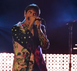 O Post Malone και οι Red Hot Chili Peppers στη σκηνή των Grammy 2019 