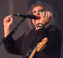 Robert Smith: «Έτοιμος ο νέος δίσκος των Cure…»