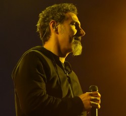 Ακούστε το νέο κομμάτι του Serj Tankian για το Game Of Thrones 