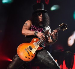 Ο Slash επιβεβαιώνει το νέο άλμπουμ των Guns N' Roses