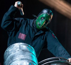 Στα δικαστήρια οι Slipknot 