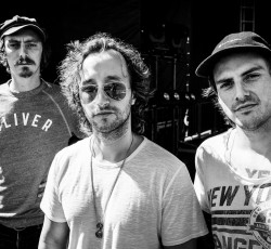 "Dark Hour: Νέο άλμπουμ από τους Parlor Mob 