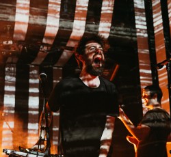 Ο Theodore «ανεβαίνει» στο six d.o.g.s. 