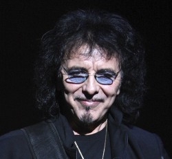 Μήνυμα στήριξης του Tony Iommi στον James Hetfield 