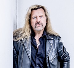 «Έφυγε» από τον κόσμο ο πρώην τραγουδιστής των TNT, Tony Mills 