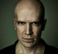 Ο Devin Townsend επαναπροσδιορίζει τις απόψεις του για την «πειρατεία» 
