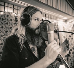 Troy Sanders: «Έχουμε νέο υλικό. Μετά από τραγωδίες αυξάνεται η δημιουργικότητά μας…» 