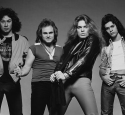 Ο David Lee Roth διεκδικεί μέχρι και τα solo στο ντεμπούτο των Van Halen 