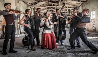 Μια πολυπολιτισμική μουσική βραδιά με την Barcelona Gipsy Balkan Orchestra στην Τεχνόπολη