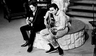 Bob Dylan και Johnny Cash τραγουδούν το "Wanted Man"